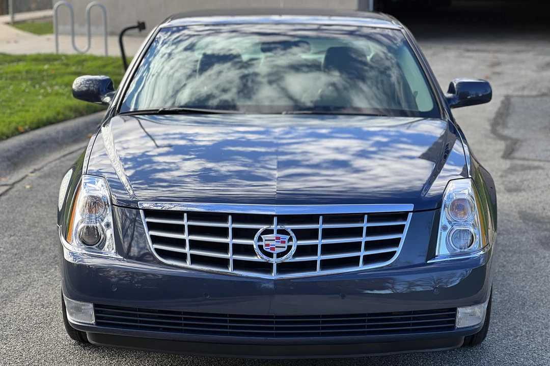 2008 Cadillac DTS - Image 2 of 8