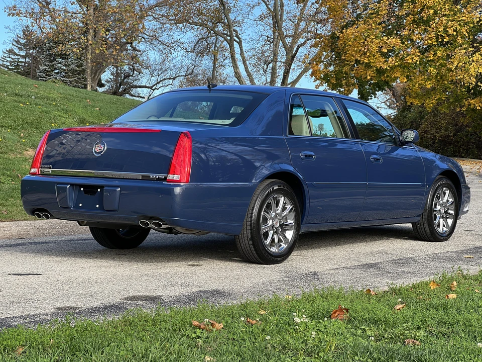 2008 Cadillac DTS - Image 7 of 8