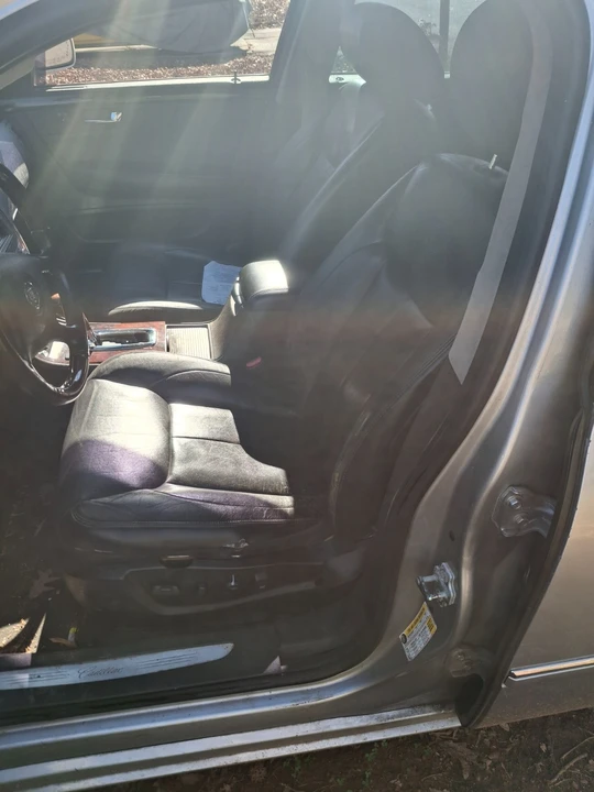2008 Cadillac DTS - Image 2 of 21