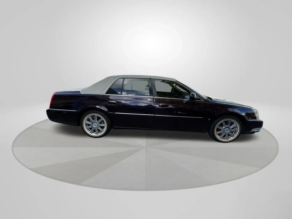 2008 Cadillac DTS - Image 8 of 12