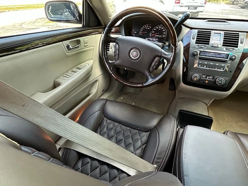 2008 Cadillac DTS - Image 9 of 12