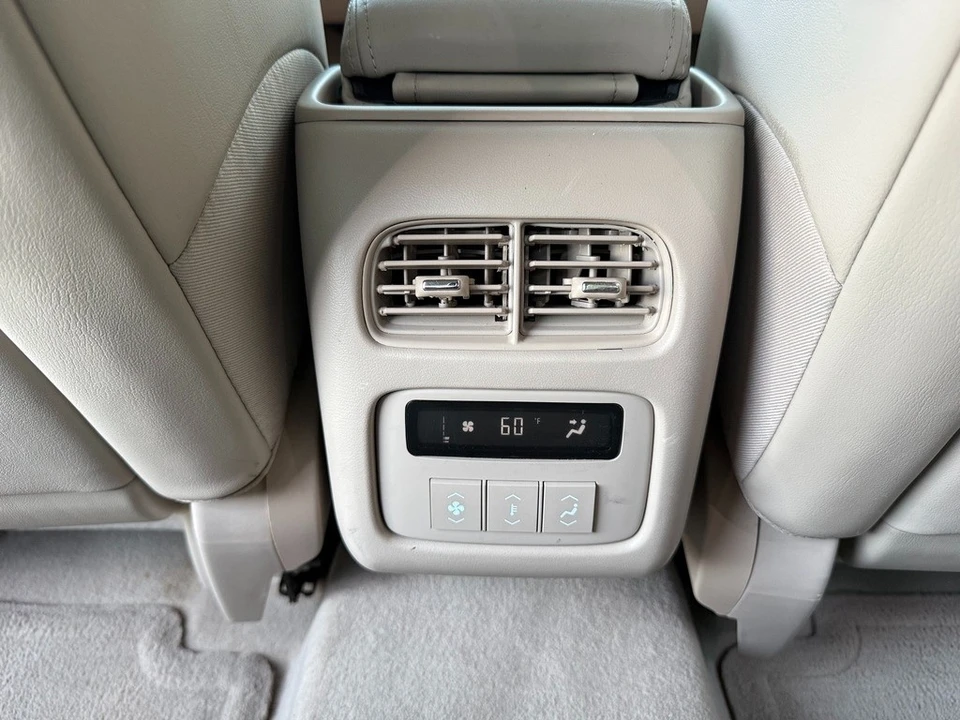 2008 Cadillac DTS - Image 20 of 21