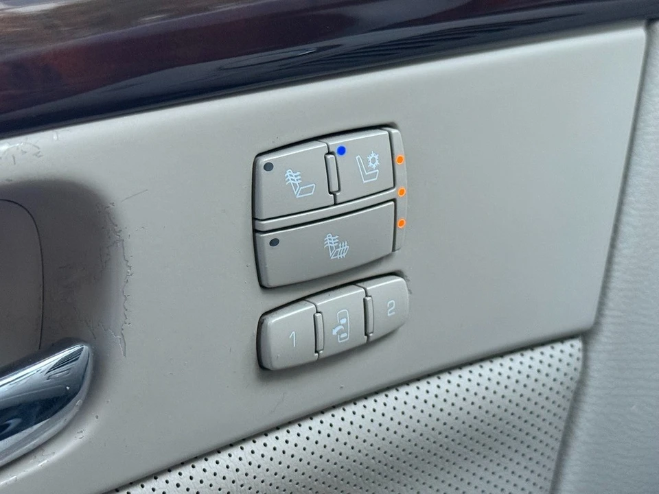2008 Cadillac DTS - Image 12 of 21