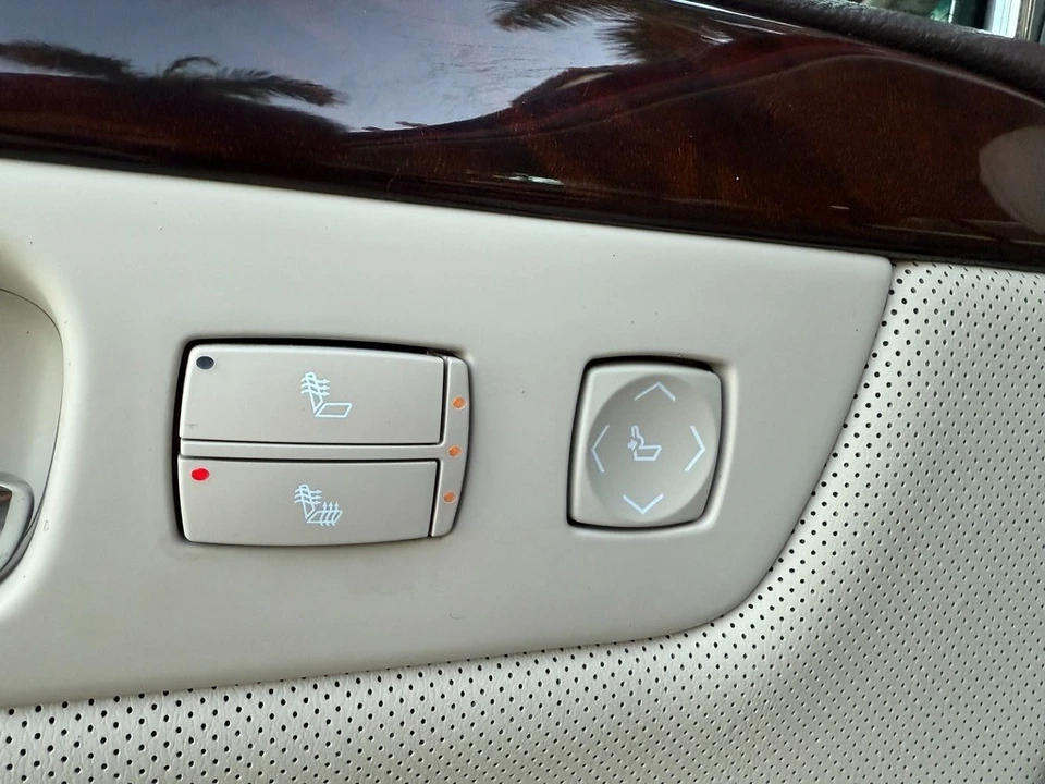 2008 Cadillac DTS - Image 18 of 21