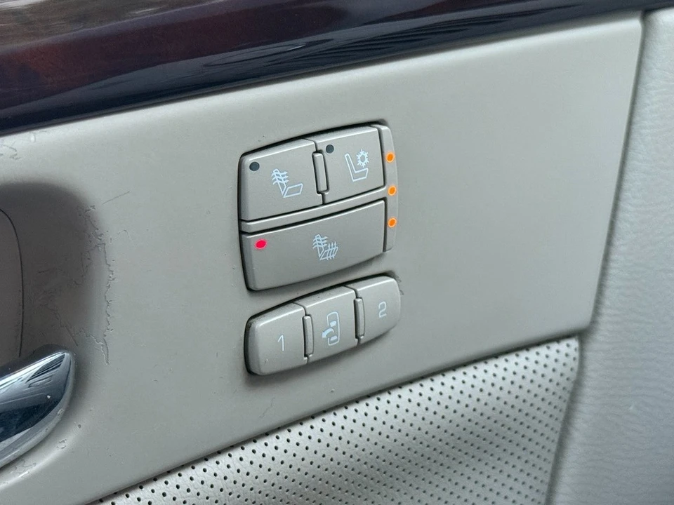 2008 Cadillac DTS - Image 11 of 21
