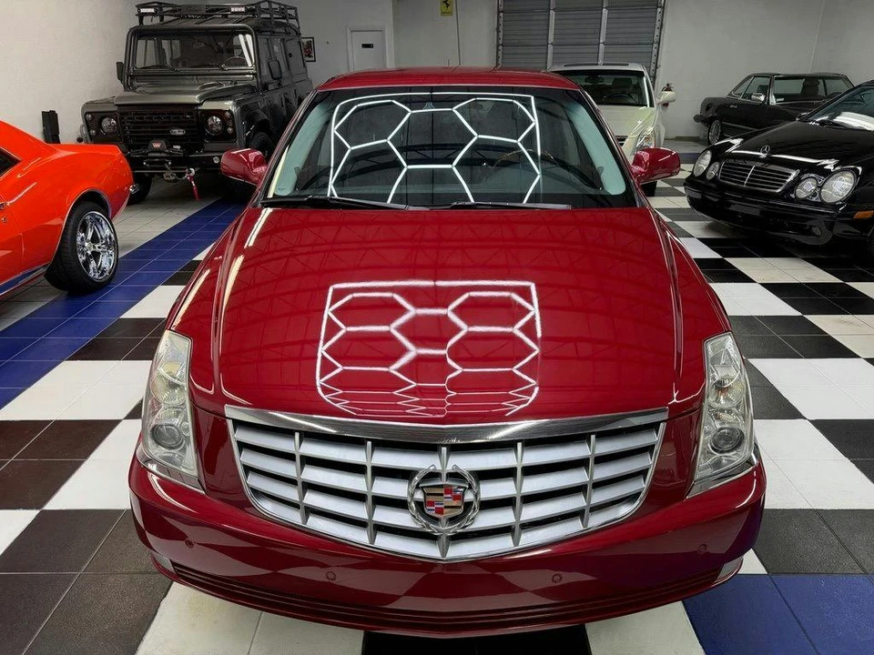 2008 Cadillac DTS - Image 2 of 31