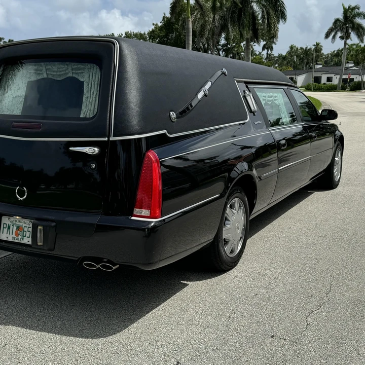 2008 Cadillac DTS - Image 11 of 12