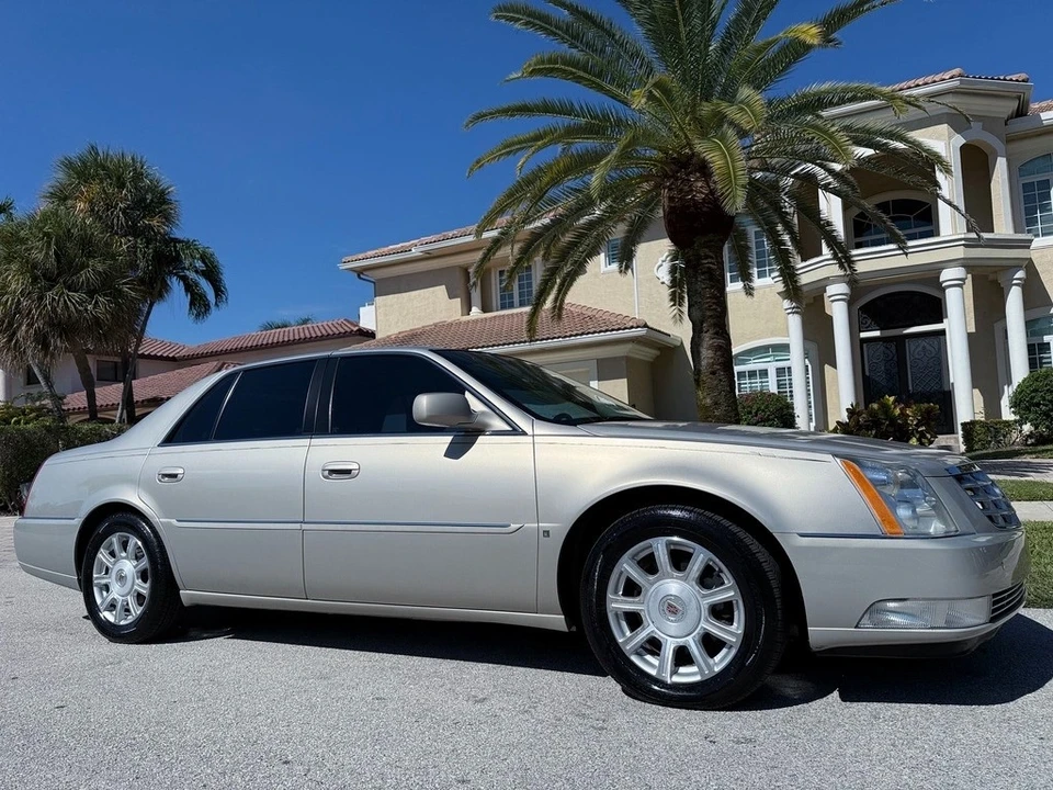 2008 Cadillac DTS - Image 3 of 21