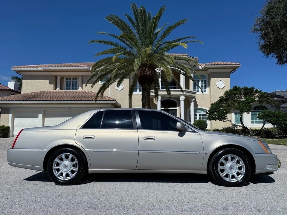 2008 Cadillac DTS - Image 2 of 21