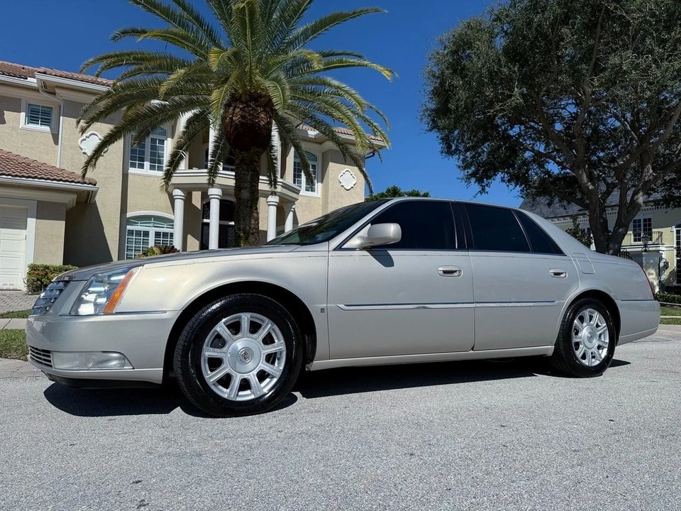 2008 Cadillac DTS - Image 8 of 21