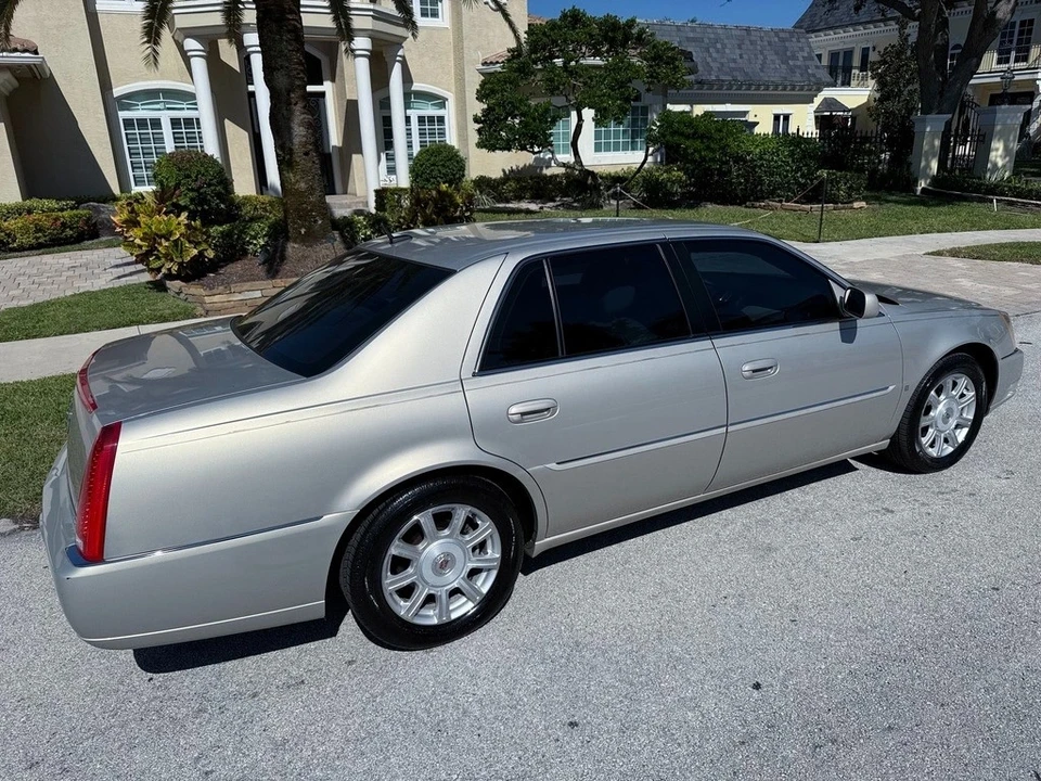 2008 Cadillac DTS - Image 4 of 21