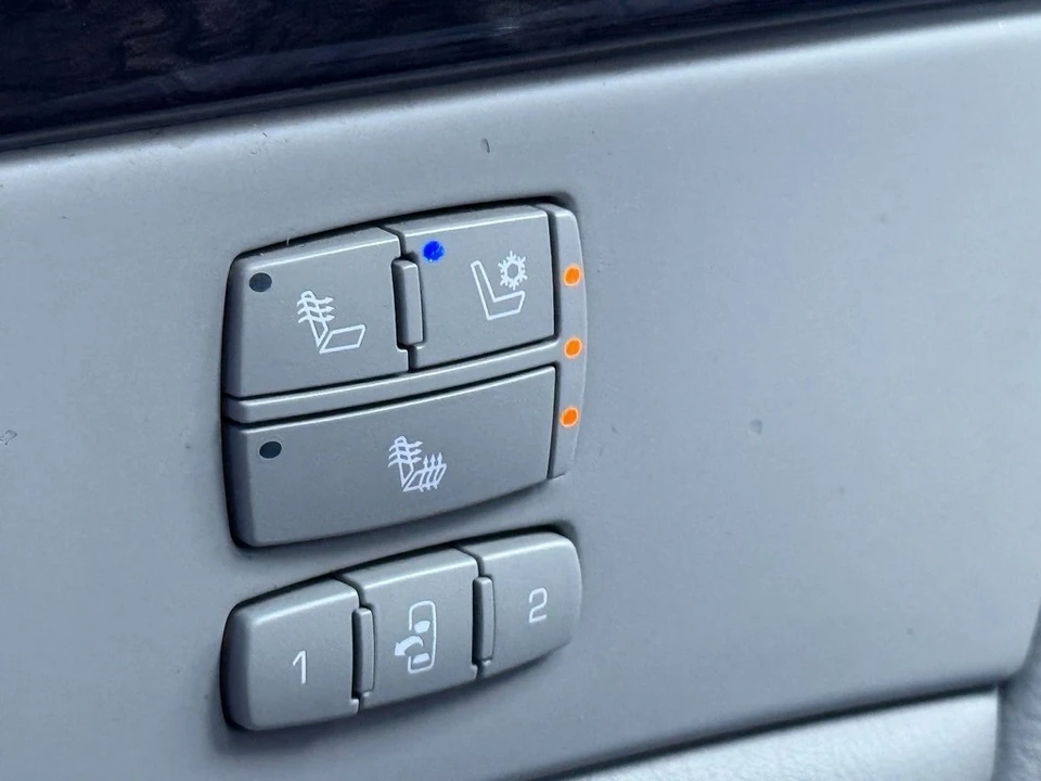 2008 Cadillac DTS - Image 15 of 21