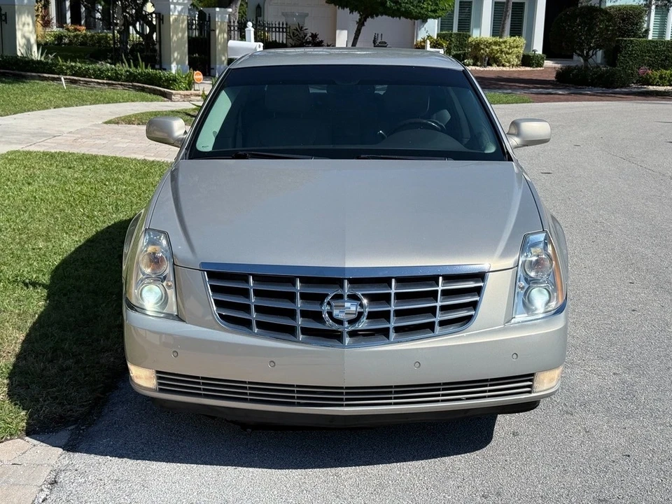 2008 Cadillac DTS - Image 10 of 21
