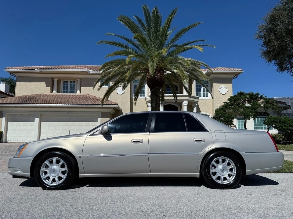 2008 Cadillac DTS - Image 7 of 21
