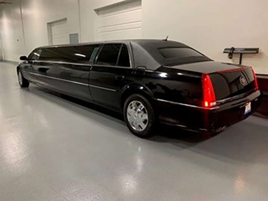 2008 Cadillac DTS - Image 2 of 9