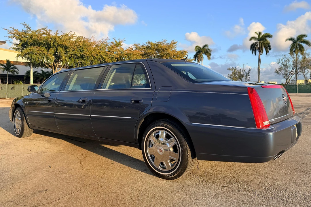 2008 Cadillac DTS - Image 4 of 31