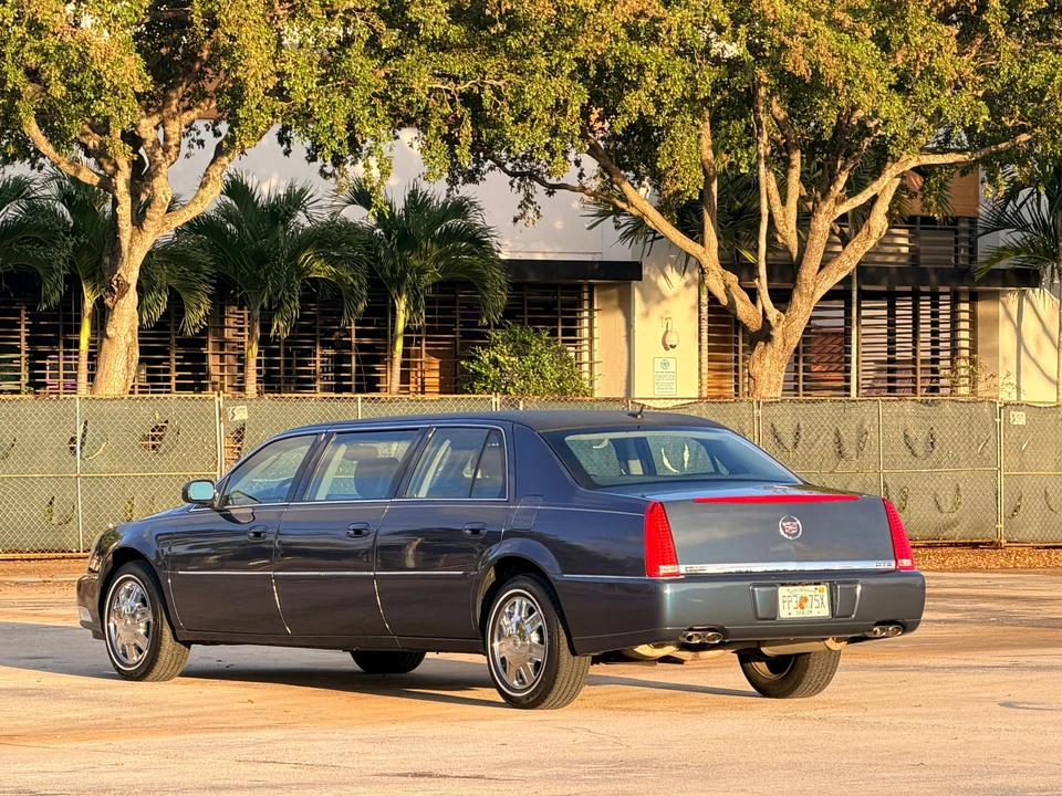 2008 Cadillac DTS - Image 23 of 31