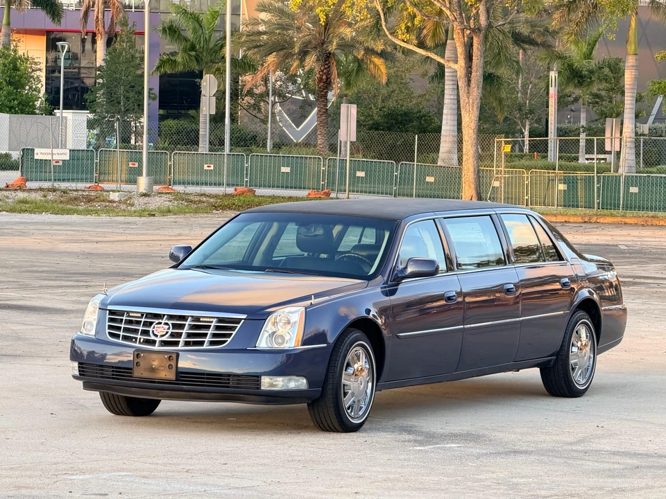 2008 Cadillac DTS - Image 16 of 31