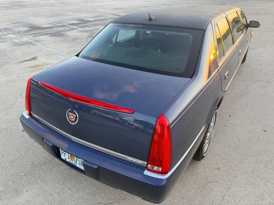 2008 Cadillac DTS - Image 29 of 31
