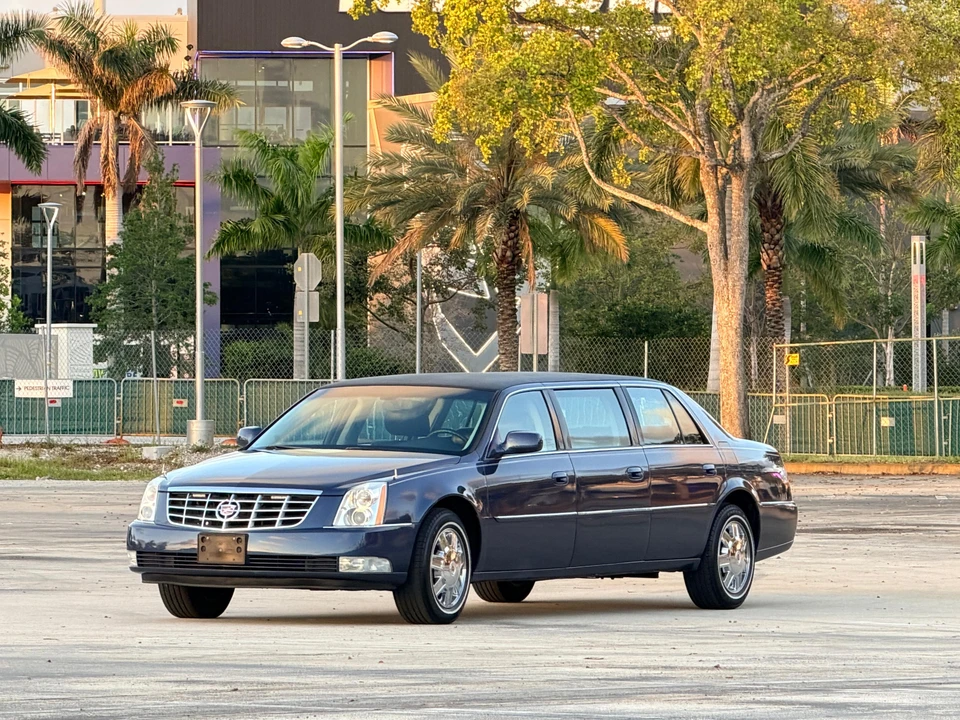 2008 Cadillac DTS - Image 17 of 31