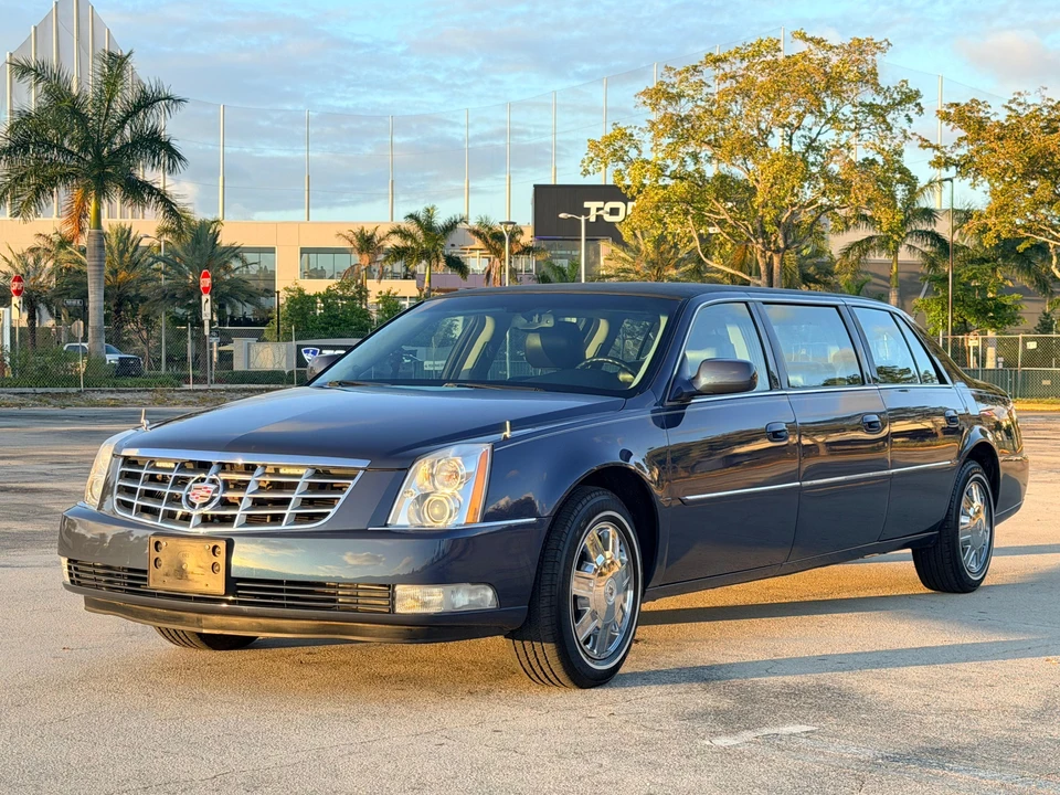 2008 Cadillac DTS - Image 15 of 31
