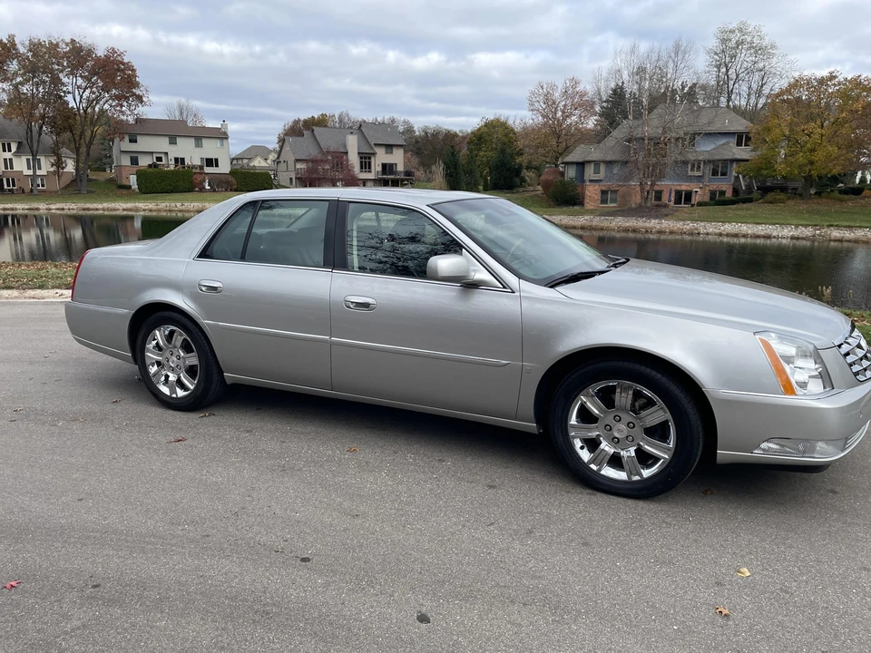 2008 Cadillac DTS - Image 16 of 31