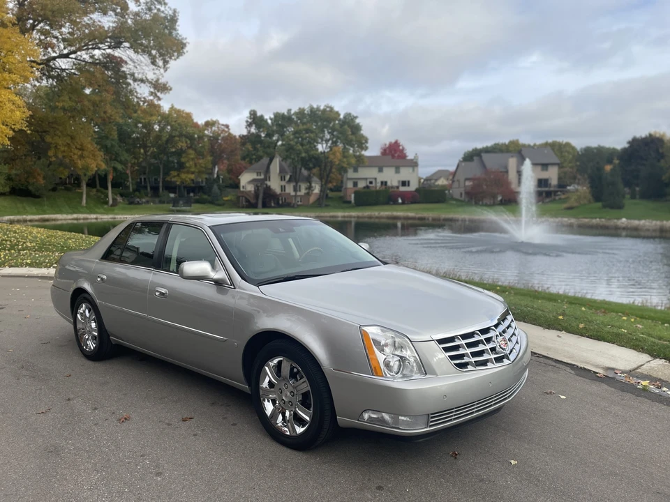 2008 Cadillac DTS - Image 10 of 31