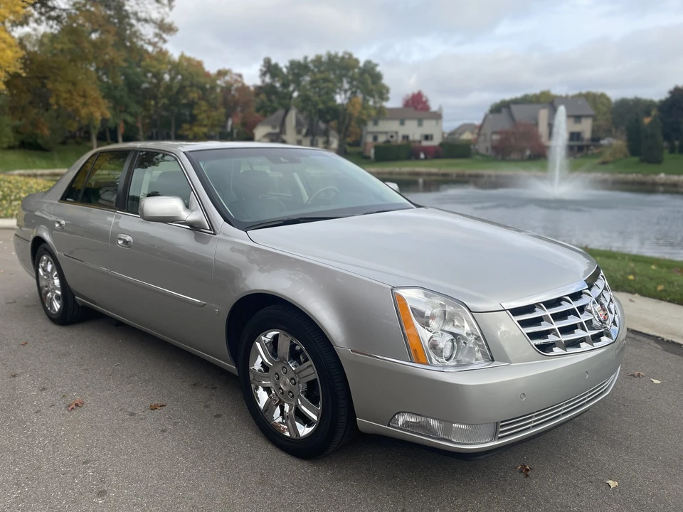 2008 Cadillac DTS - Image 11 of 31