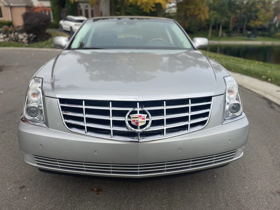 2008 Cadillac DTS - Image 8 of 31