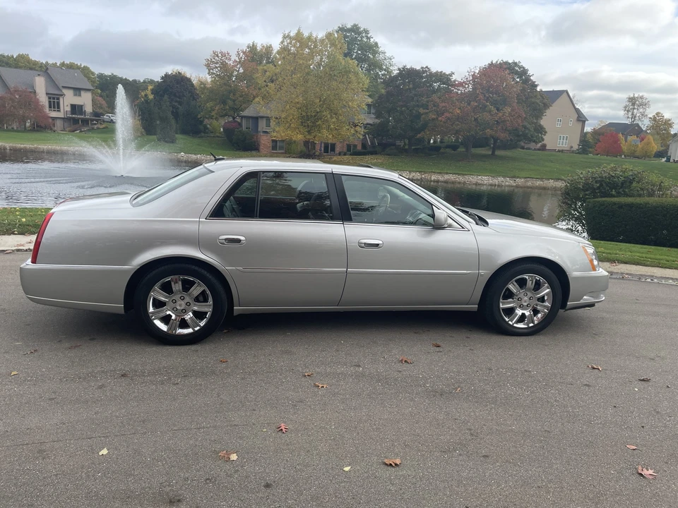 2008 Cadillac DTS - Image 19 of 31