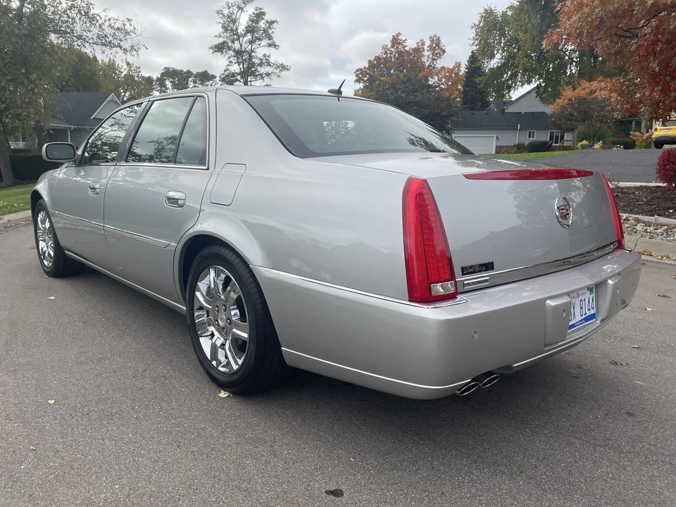 2008 Cadillac DTS - Image 24 of 31