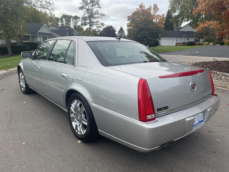 2008 Cadillac DTS - Image 25 of 31