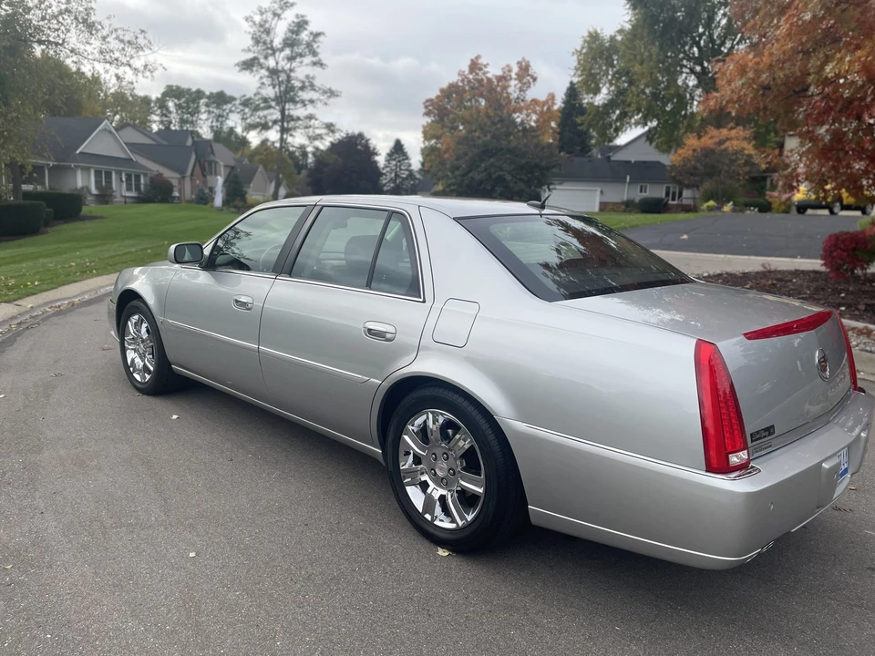 2008 Cadillac DTS - Image 26 of 31