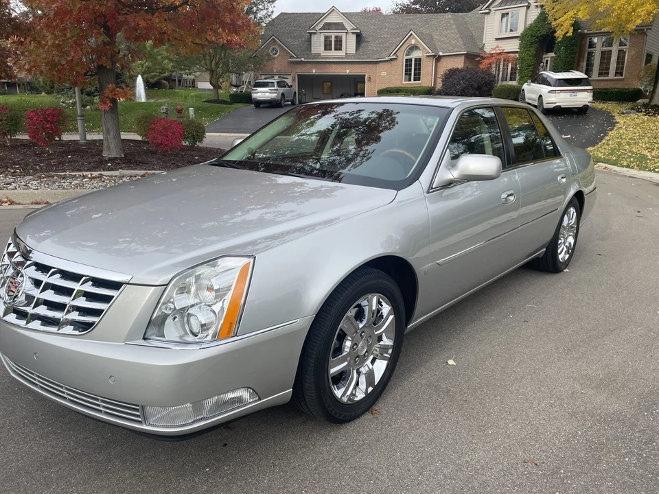 2008 Cadillac DTS - Image 3 of 31
