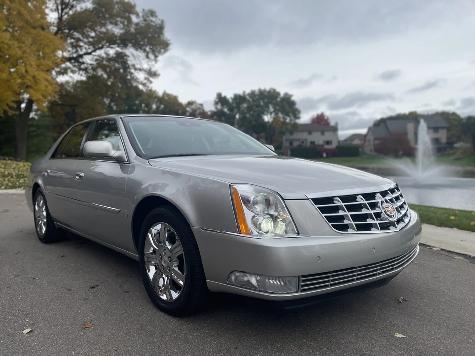 2008 Cadillac DTS - Image 13 of 31