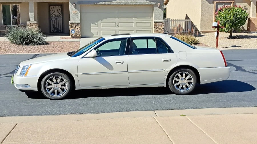 2008 Cadillac DTS - Image 2 of 21