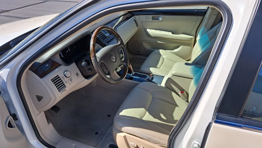 2008 Cadillac DTS - Image 11 of 21