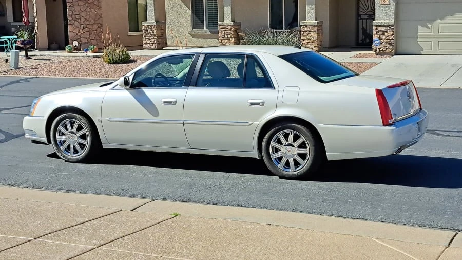2008 Cadillac DTS - Image 9 of 21