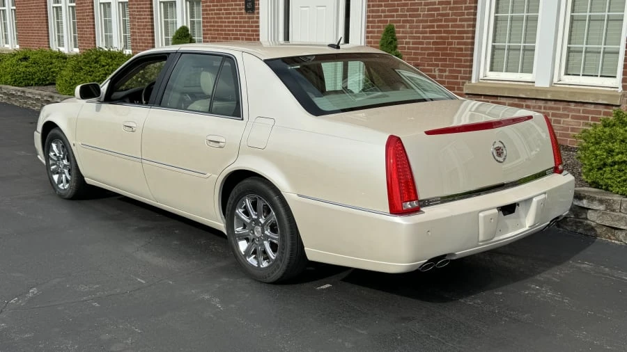 2008 Cadillac DTS - Image 3 of 10