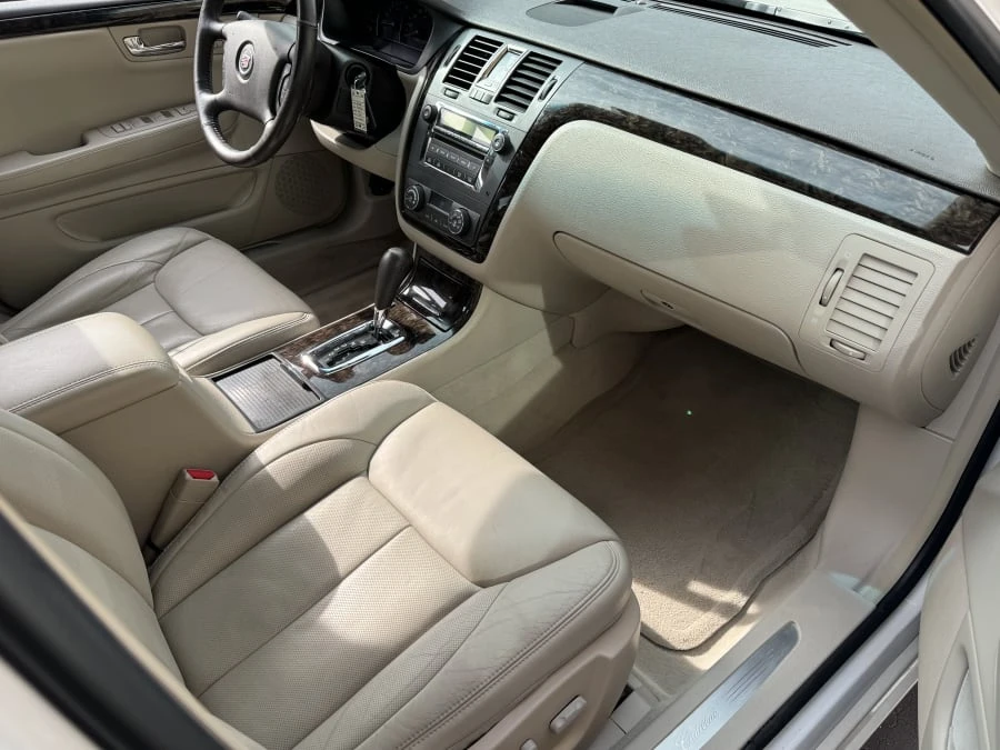 2008 Cadillac DTS - Image 6 of 10