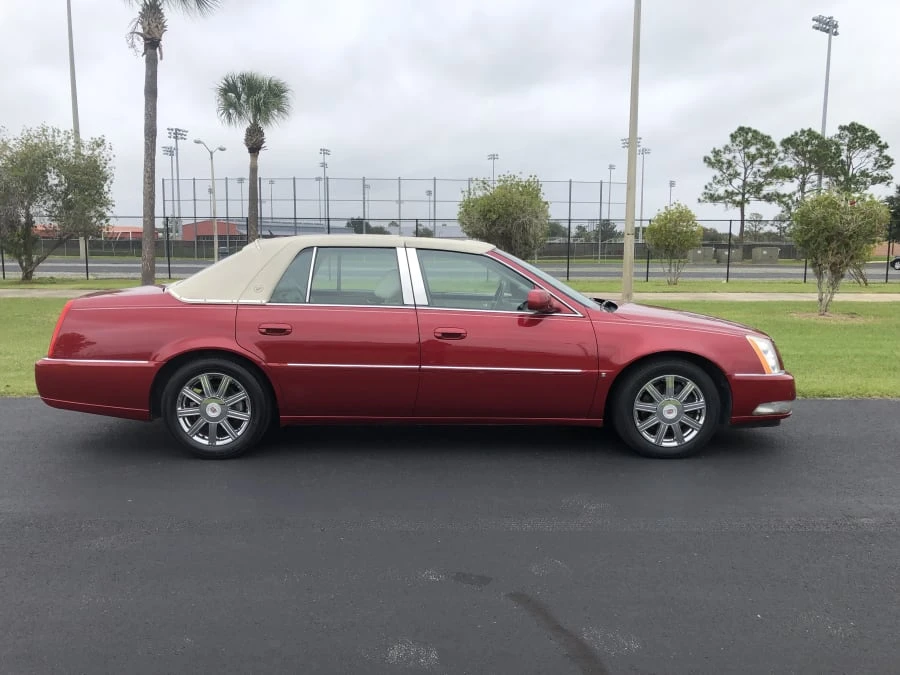 2008 Cadillac DTS - Image 2 of 9