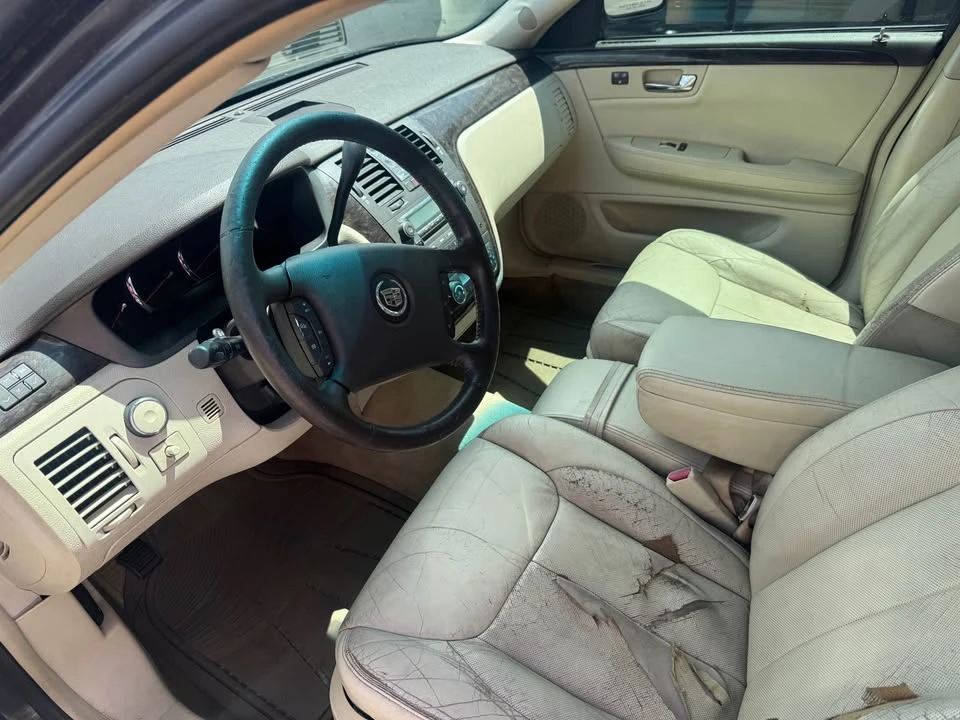 2008 Cadillac DTS - Image 7 of 9