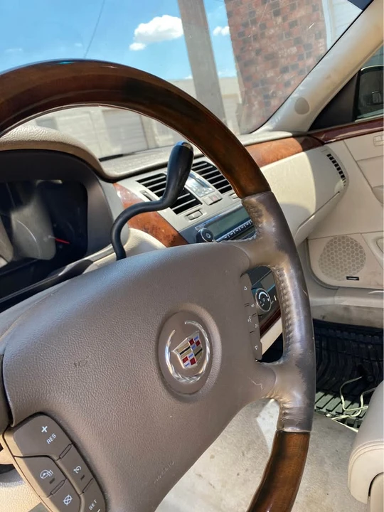 2008 Cadillac DTS - Image 10 of 15