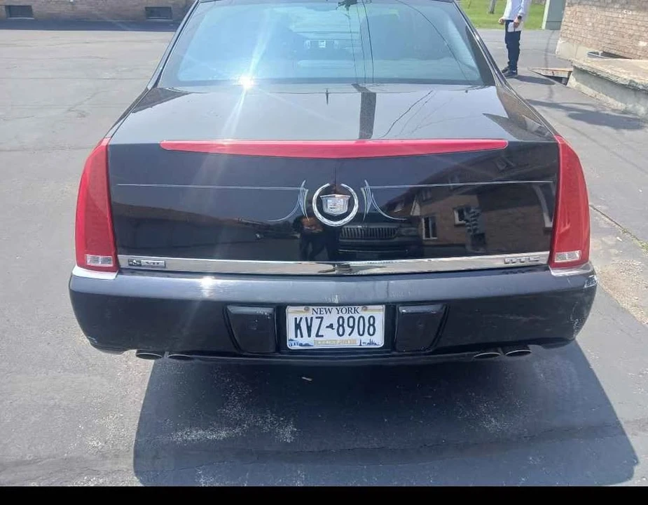 2008 Cadillac DTS - Image 4 of 10