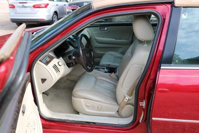 2008 Cadillac DTS - Image 9 of 14