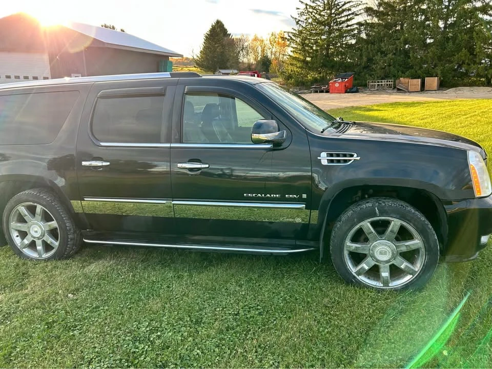 2008 Cadillac Escalade & EXT 3rd Gen - Image 2 of 8