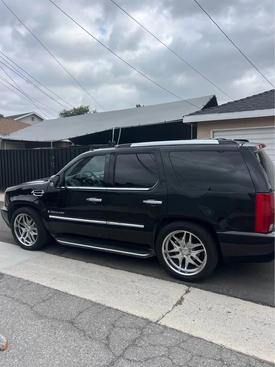 2008 Cadillac Escalade & EXT 3rd Gen - Image 3 of 10