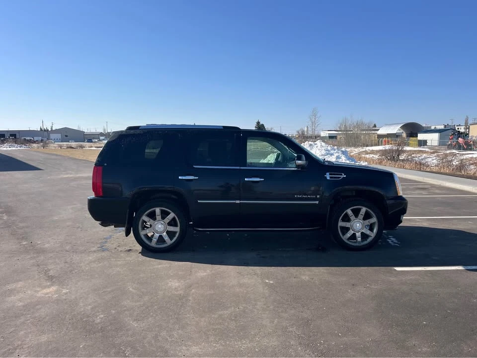 2008 Cadillac Escalade & EXT 3rd Gen - Image 2 of 10