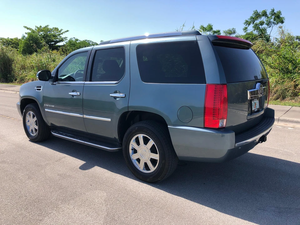 2008 Cadillac Escalade & EXT 3rd Gen - Image 11 of 31