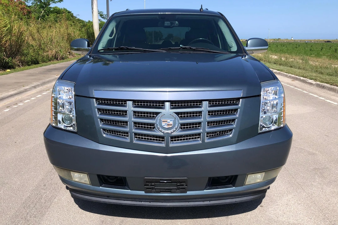 2008 Cadillac Escalade & EXT 3rd Gen - Image 2 of 31